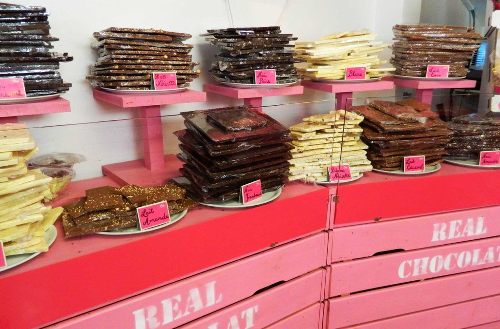 Pilhas de doce na loja de chocolate Real, em Carcassonne