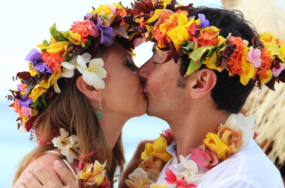 Pensando em casar fora do Brasil? Saiba como é um casamento na Polinésia Casamento na Polinésia Francesa - Foto: Ticiana Giehl e Marquinhos Pereira/Escolha Viajar