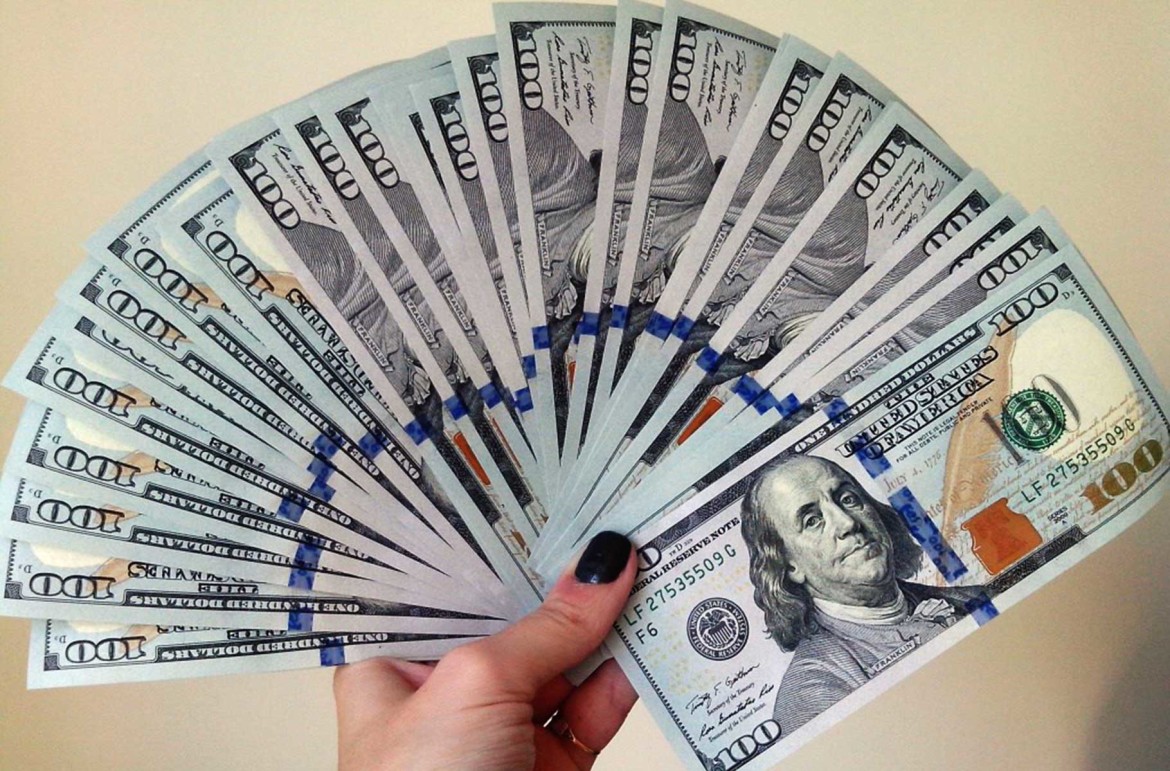 Como economizar dinheiro para viajar? Veja 10 dicas fundamentais Dólar - Como economizar dinheiro para viajar