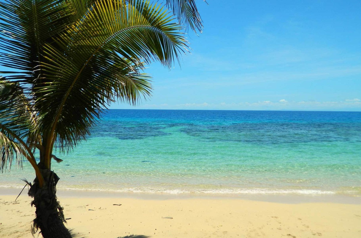 Veja 15 praias da Oceania que fazem a distância valer a pena Ilha Drawaqa (Fiji) está entre as praias da Oceania que valem a longa viagem