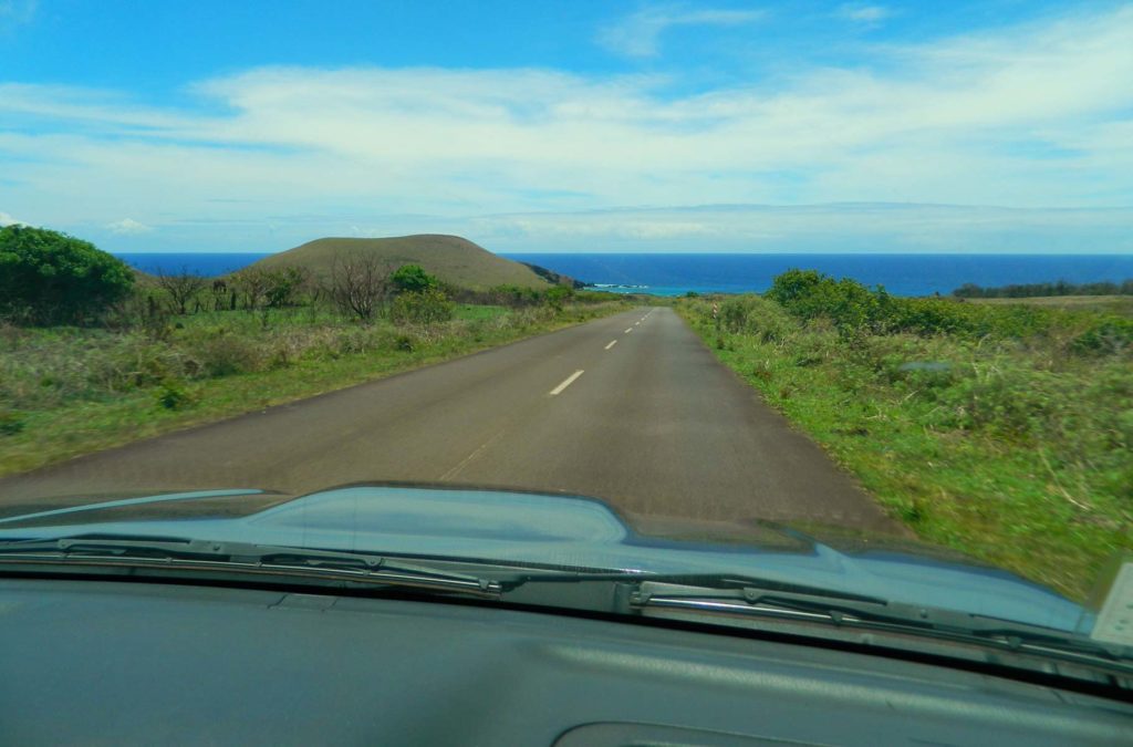 Quanto custa viajar para Ilha de Páscoa - Estrada na Ilha de Páscoa