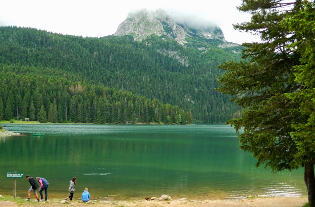 Lago Negro é a principal atração do Parque Nacional de Durmitor