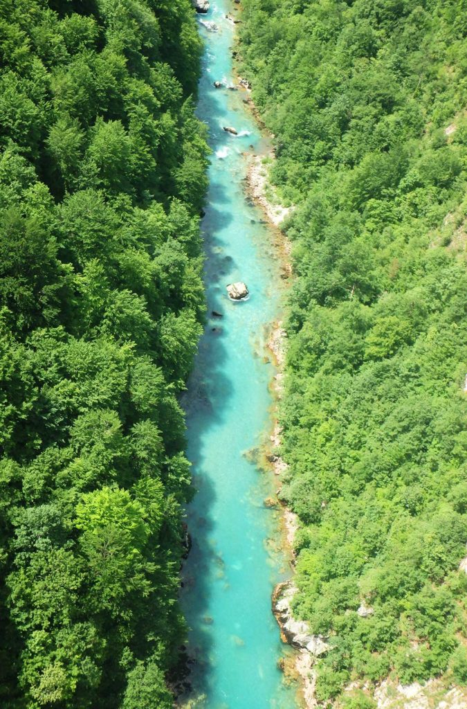 O cânion do Rio Tara é muito praticantes de rafting e tirolesa