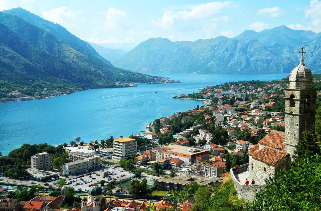 Cidade de Kotor vista do alto da Fortaleza de São João