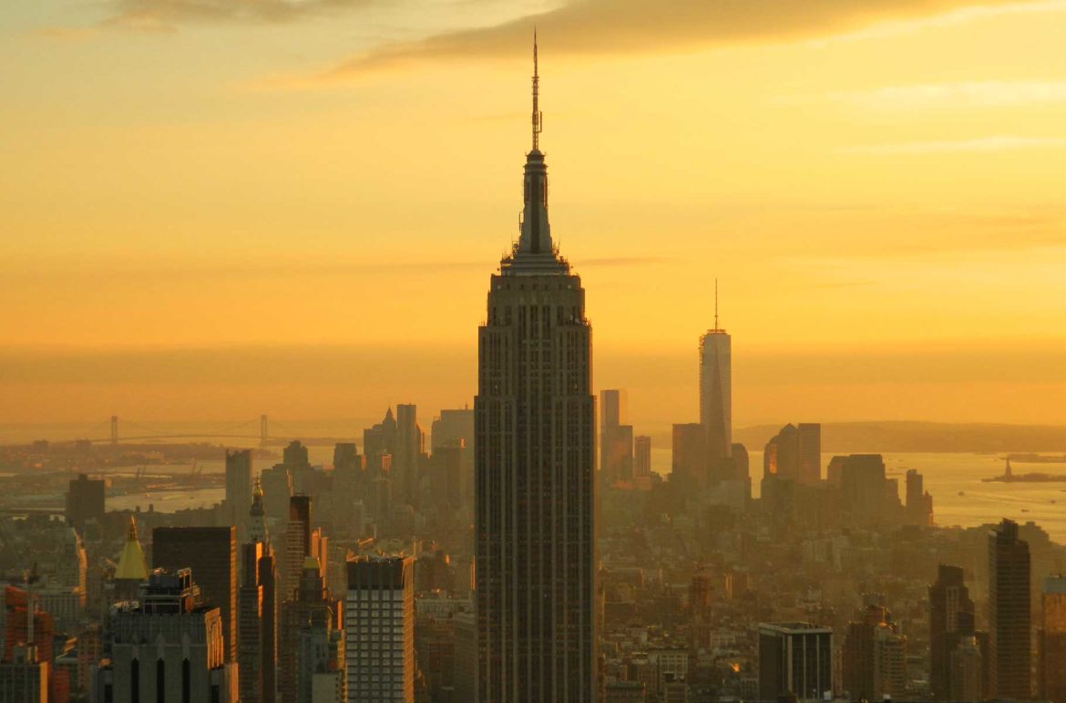 Empire State Building, em Nova York (EUA), ao entardecer