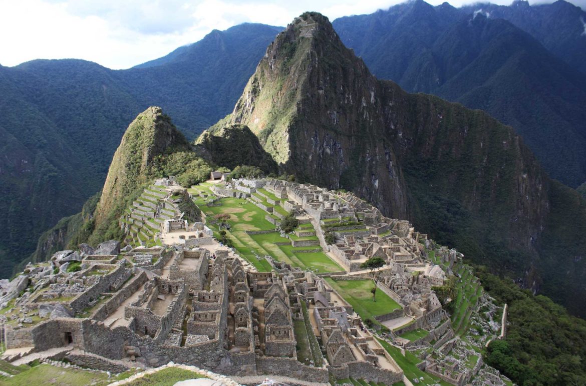 Vista de Machu Picchu, em Aguas Calientes (Peru)