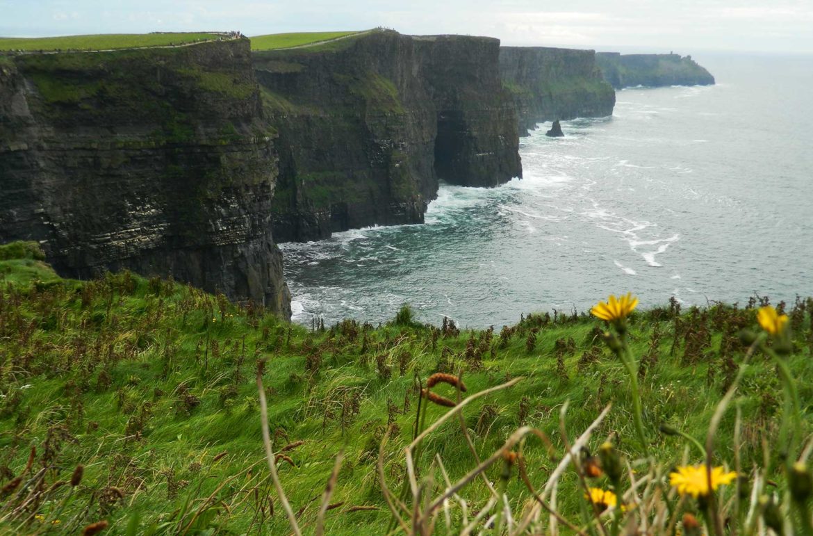Vista dos Cliffs of Moher (Irlanda)