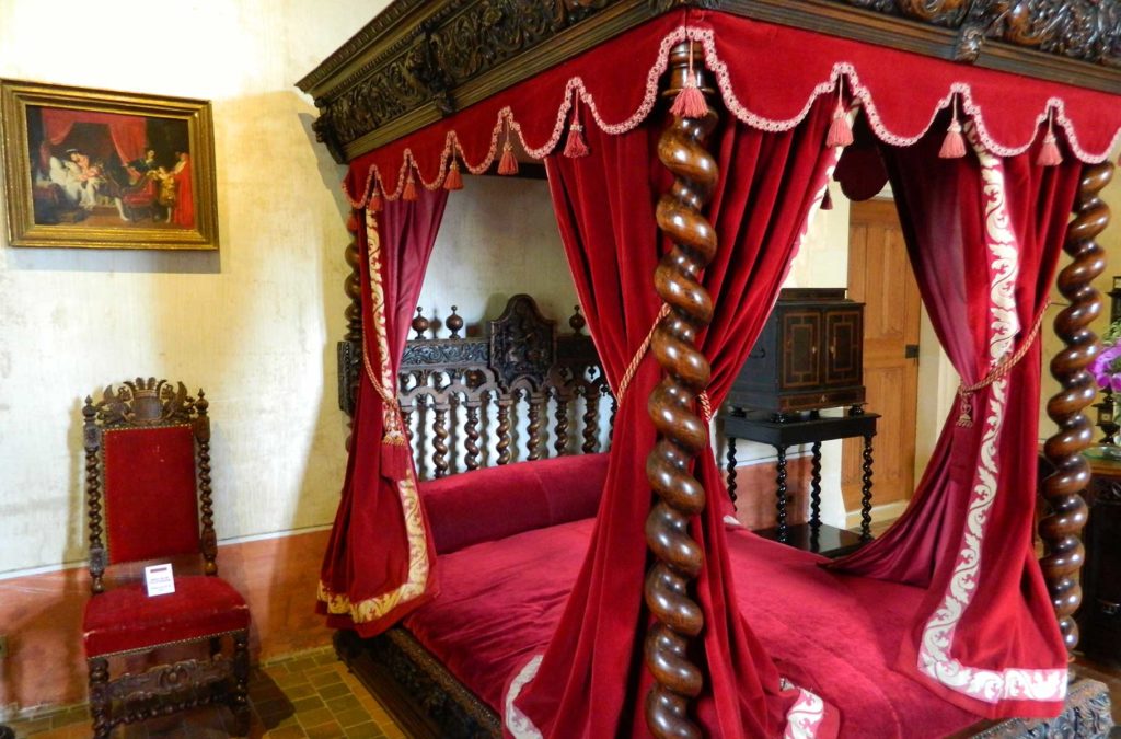 Cama na qual Leonardo da Vinci morreu, no Clos Lucé