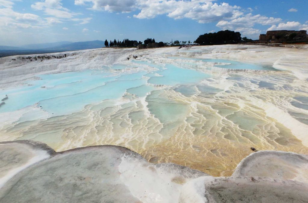 Pamukkale não pode ficar fora da lista de o que fazer na Turquia