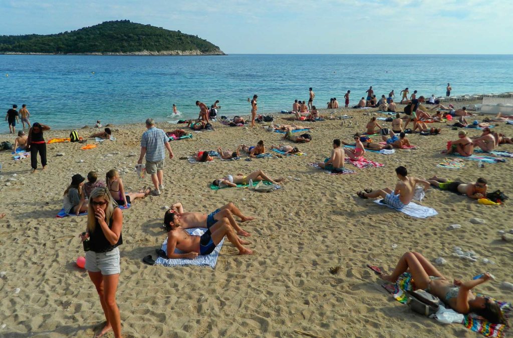 Verão na Europa pode ser roubada - Praia Banje (Croácia)