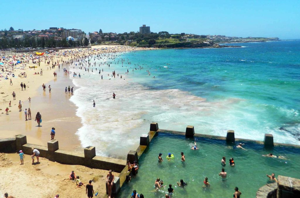 A praia de Coogee, em Sydney, é uma das mais lindas da Austrália