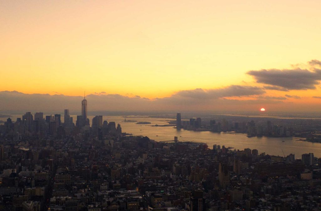 Pôr do sol no Top of the Rock, em Nova York (Estados Unidos)