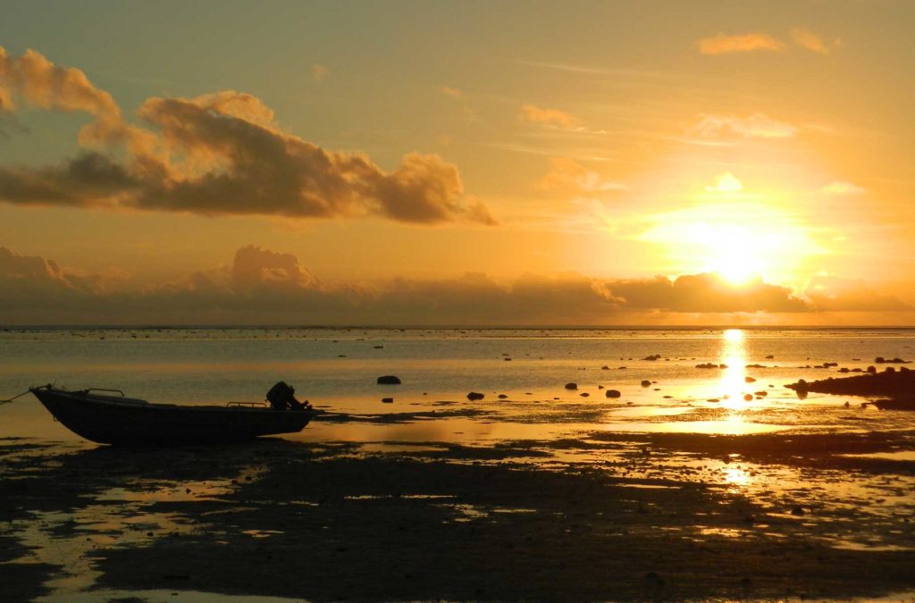 Pôr do sol na Coral Coast, na Ilha de Viti Levu (Fiji)