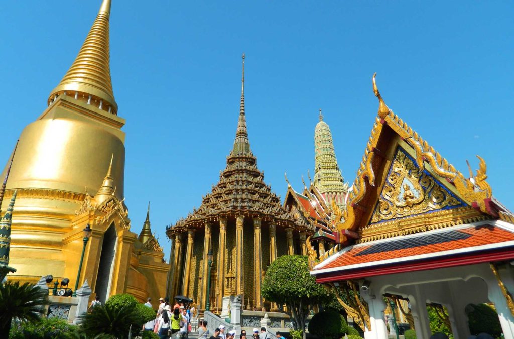 Multidão lota o Grand Palace, atração turística mais popular da Tailândia
