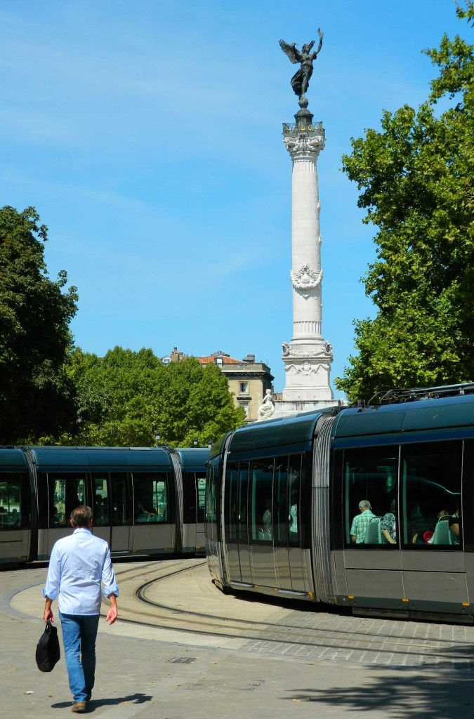 Quanto custa viajar para França - Place des Quinonces, em Bordeaux
