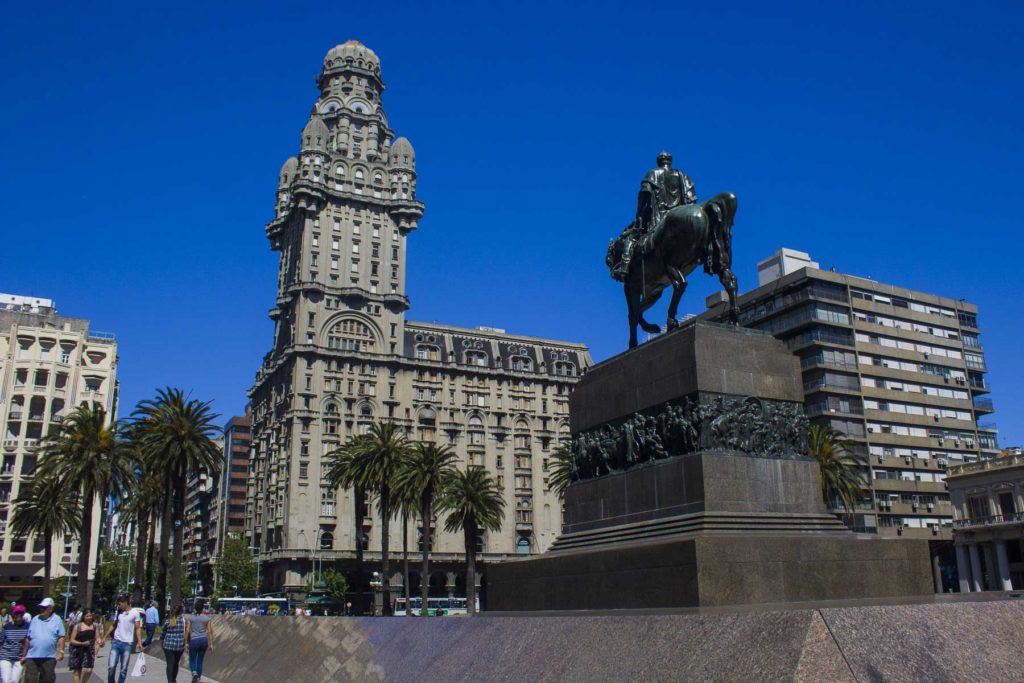 O que fazer em Montevidéu - Praça da Independência