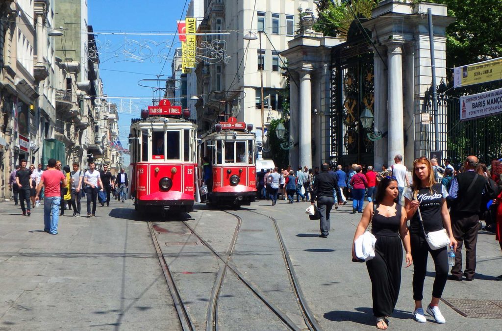 Quanto custa viajar para Turquia - Bondes em Istambul