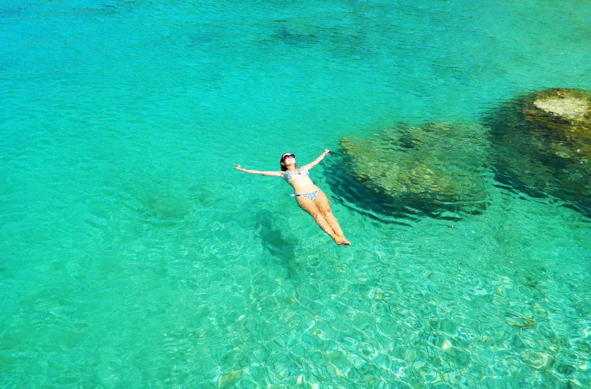 Praias mais bonitas da Europa - Anthony Quinn's Bay (Grécia)