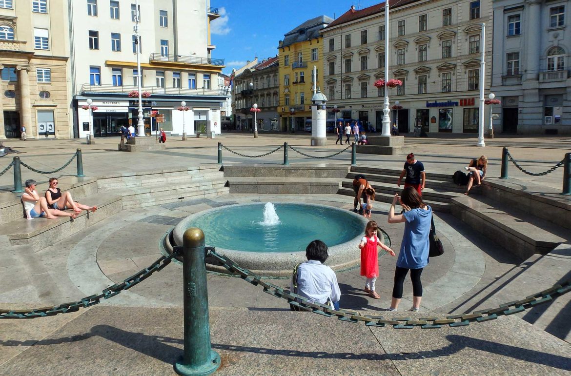 Fotos da Croácia - Praça Ban Jelacic, em Zagreb