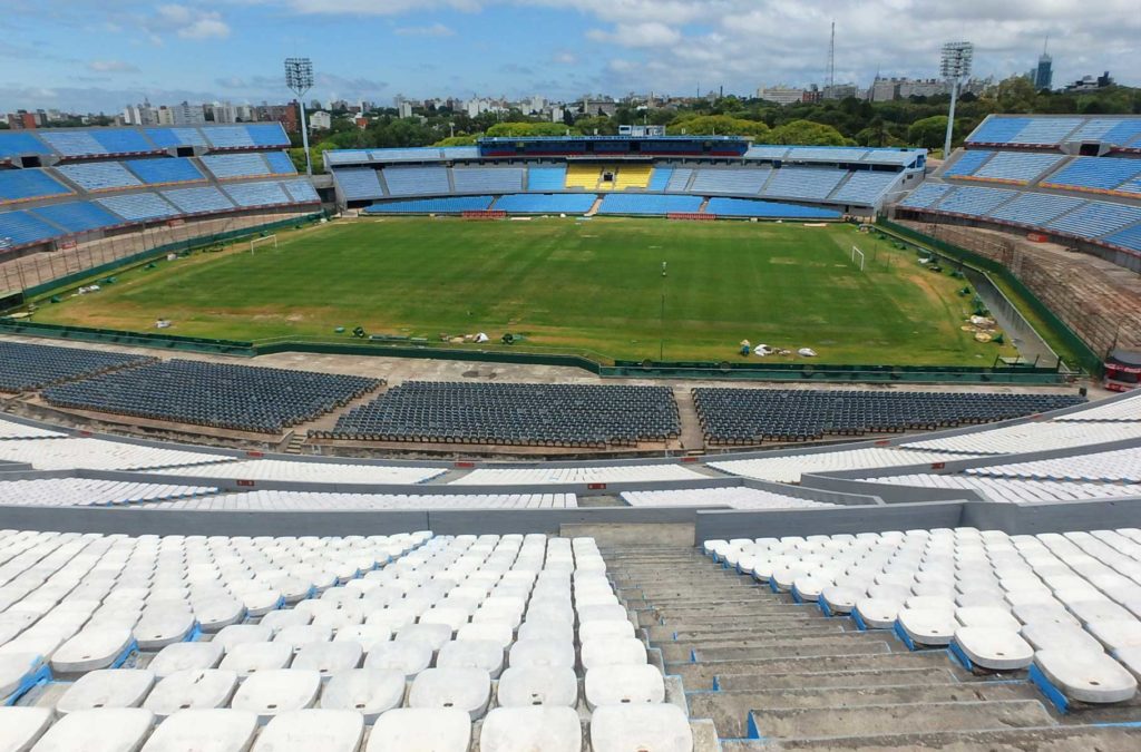 Interior do Estádio Centenário, atração destaque no roteiro em Montevidéu