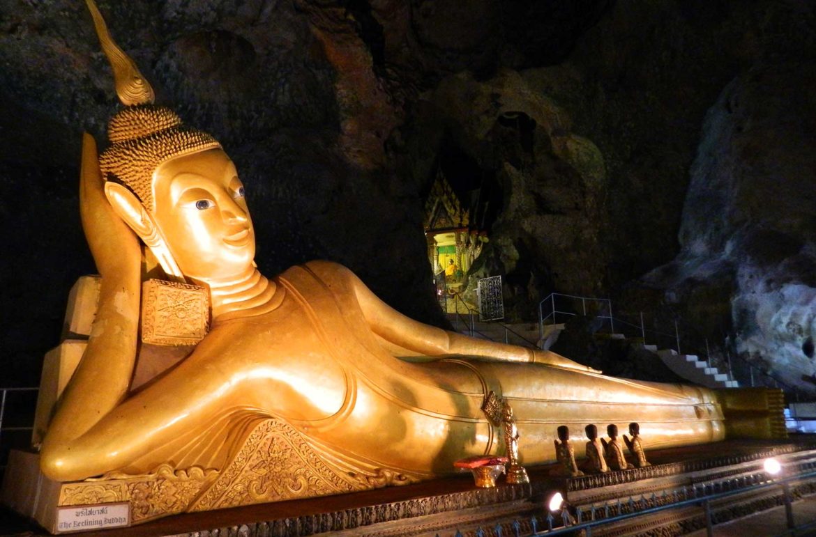 Templo Wat Suwan Khuha, em Phang Nga