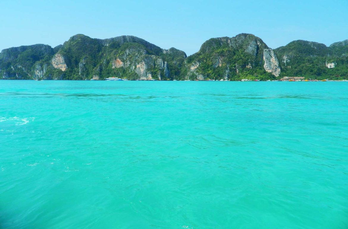 Pelas ilhas do Arquipélago de Koh Phi Phi