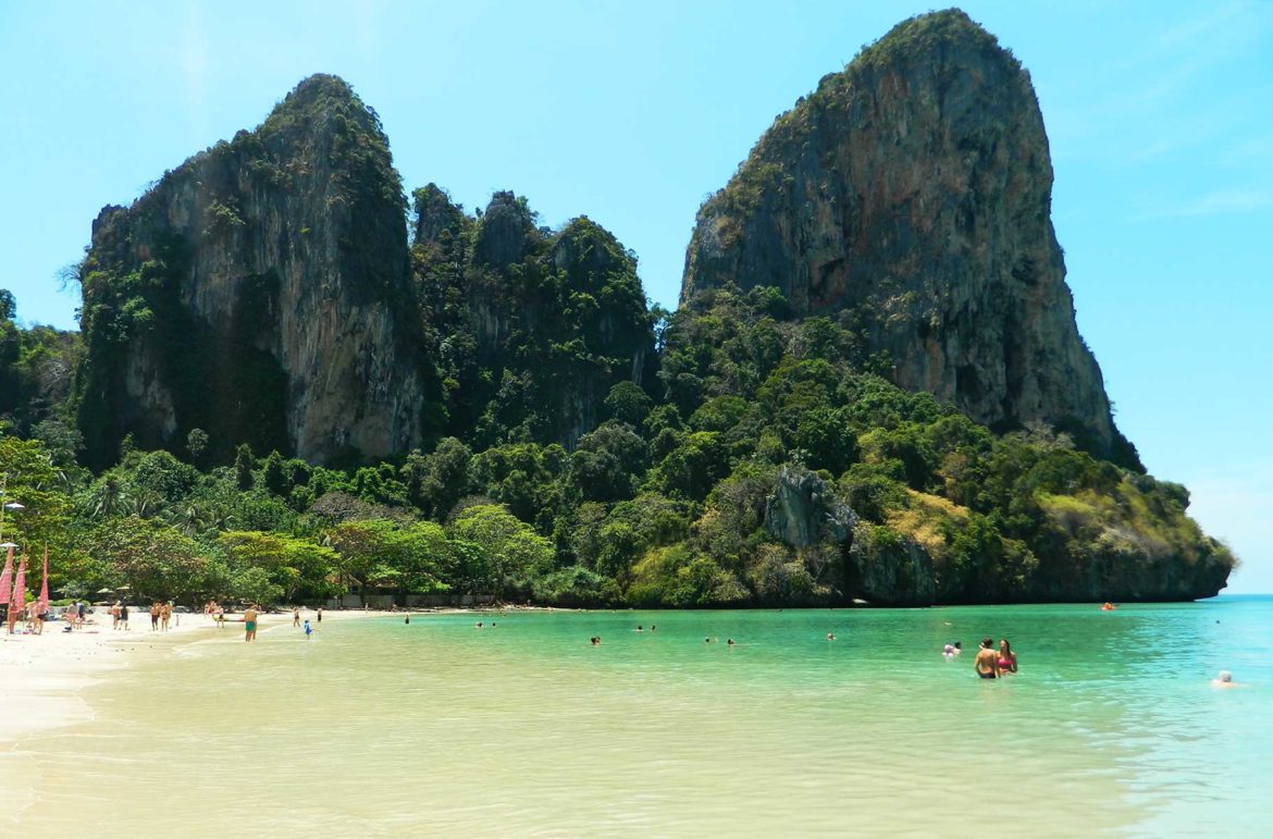 Praia West, em Railay Beach