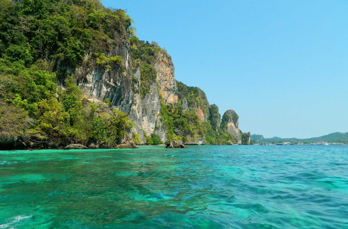 Pelas ilhas do Arquipélago de Koh Phi Phi