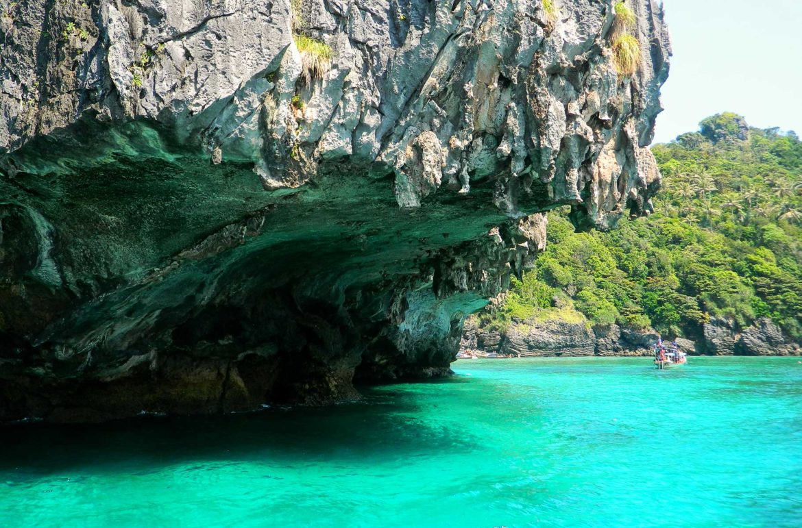 Pelas ilhas do Arquipélago de Koh Phi Phi