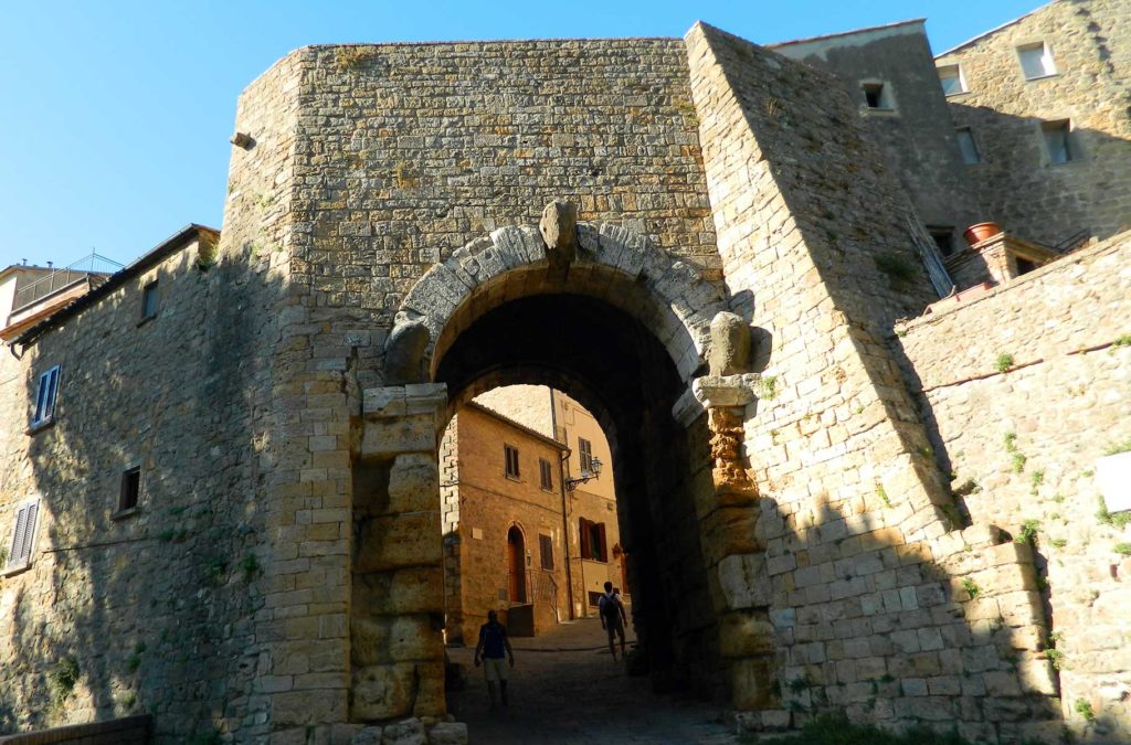 Roteiro na Toscana - Porta all’Arco, em Volterra