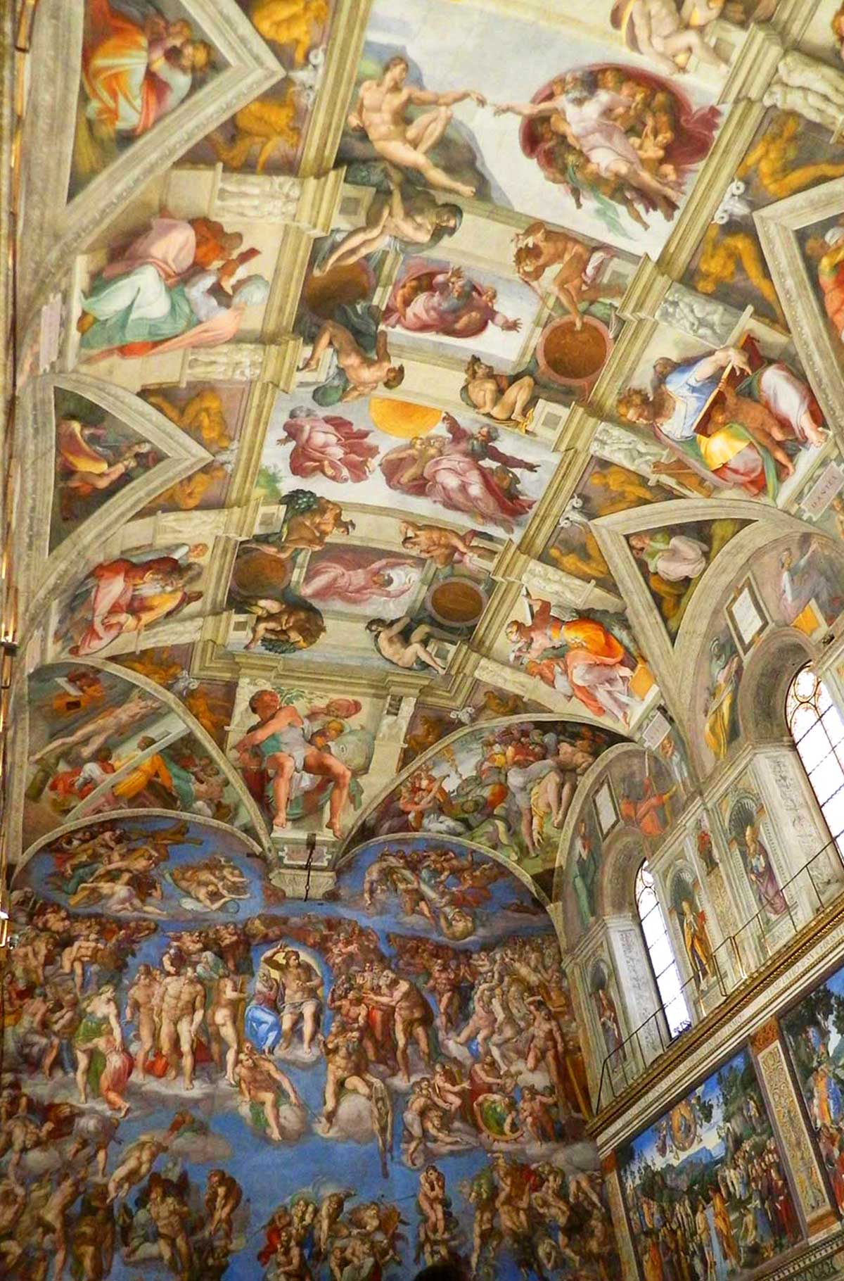 Afrescos no teto na Capela Sistina, no Vaticano, podem ser vistos de graça