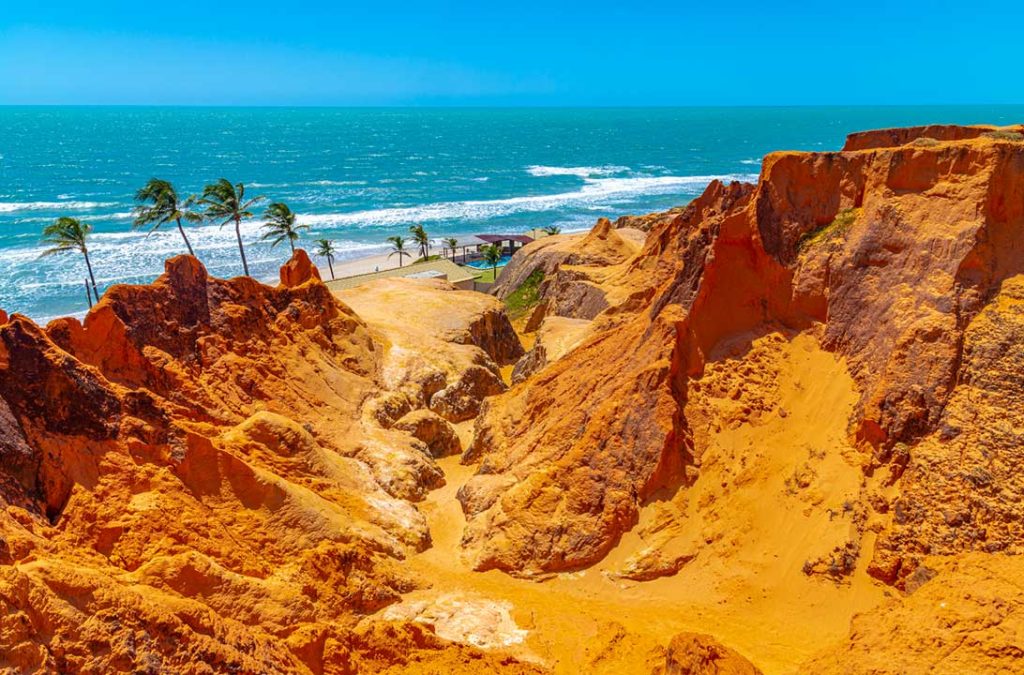 Monumento Natural das Falésias, em Morro Branco (Ceará)