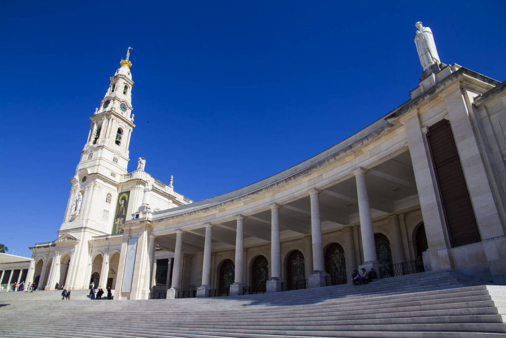 Basílica do Santuário de Fátima, atração de graça em Portugal