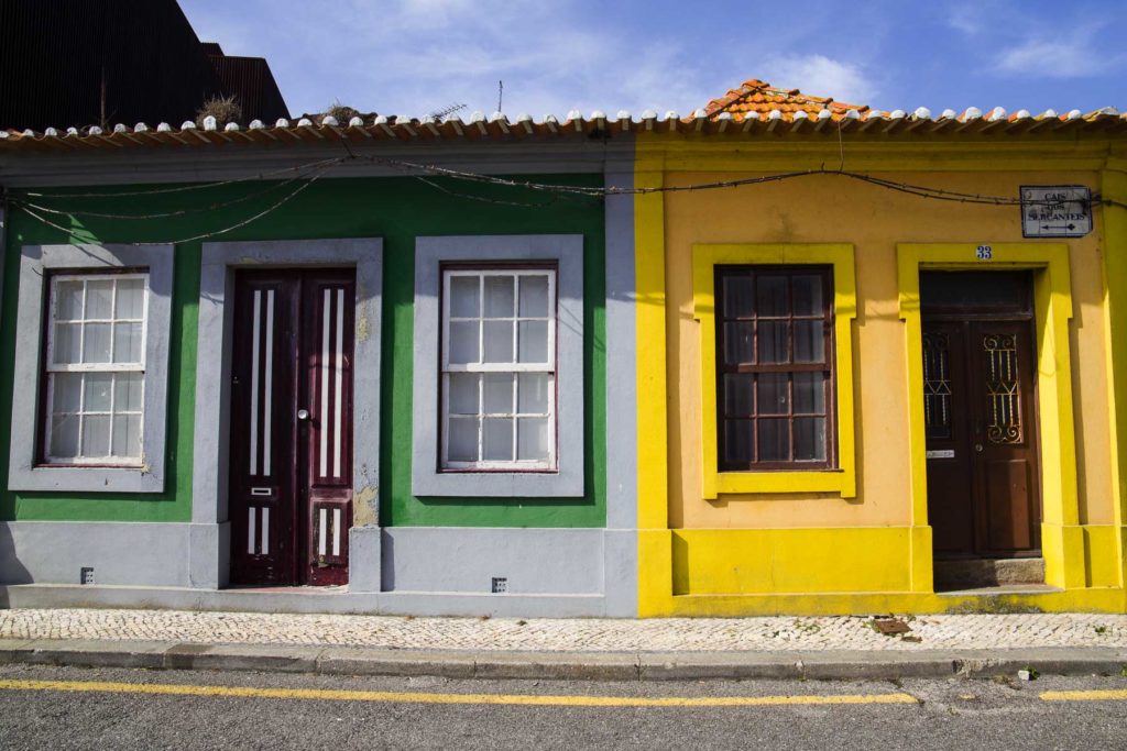 Conheça Aveiro (Portugal) - Casas coloridas no centro da cidade