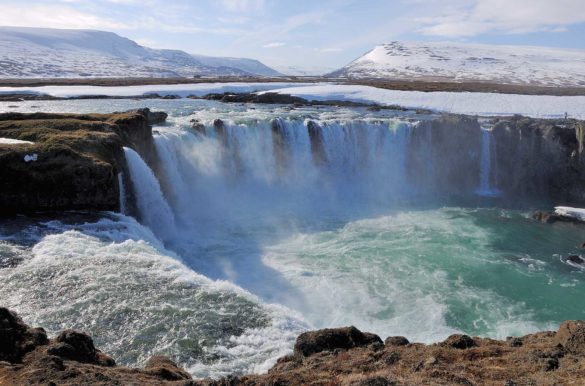 Lugares mais incríveis da Europa Lugares mais incríveis da Europa - Godafoss (Islândia)