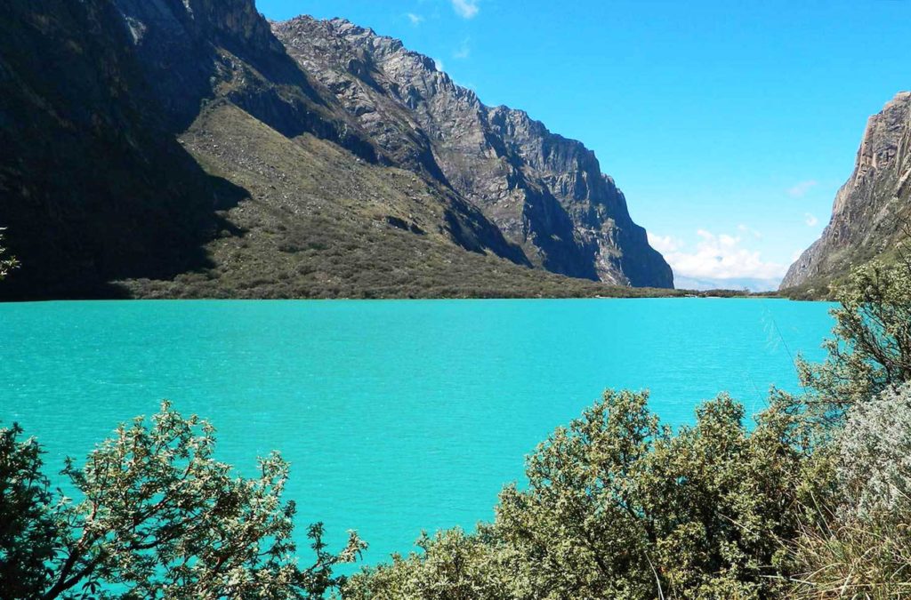 Lagunas de Llaganuco, no norte do Peru, impressionam pela cor verde da água