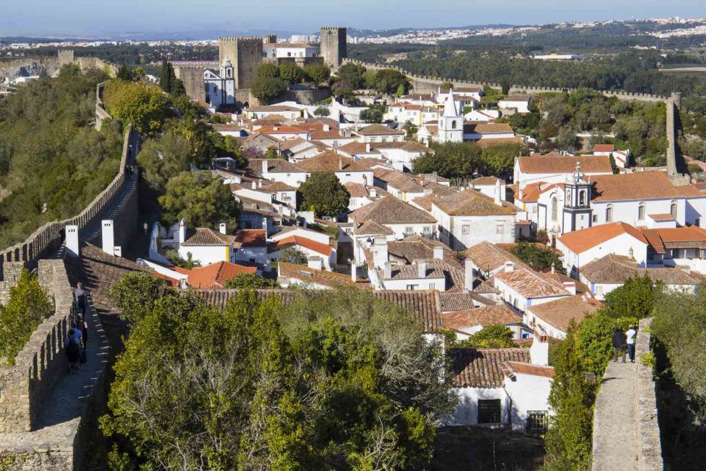 Vista aérea da cidade medieval de Óbidos, em Portugal
