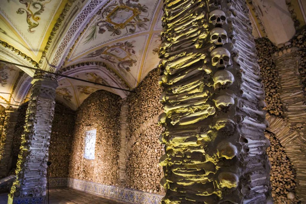 Capela dos Ossos, em Évora (Portugal)