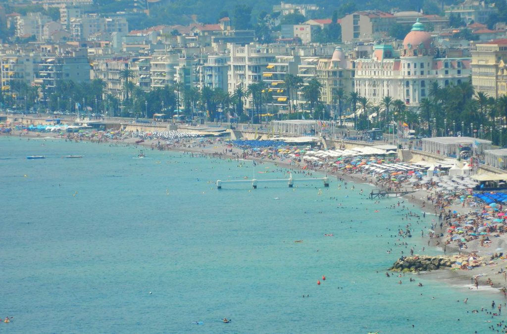 Orla de Nice, na França, vista desde a Colina do Castelo
