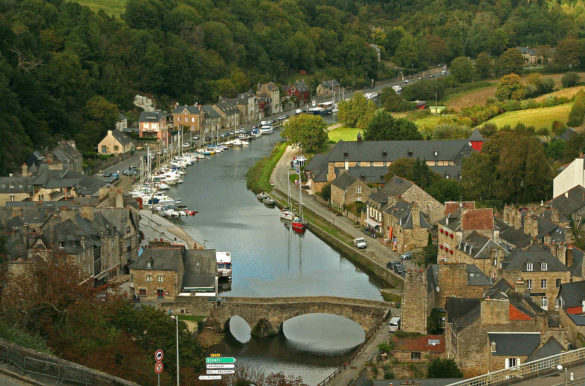 Conheça a Costa Esmeralda, na França Conheça a Costa Esmeralda, na França - Dinan