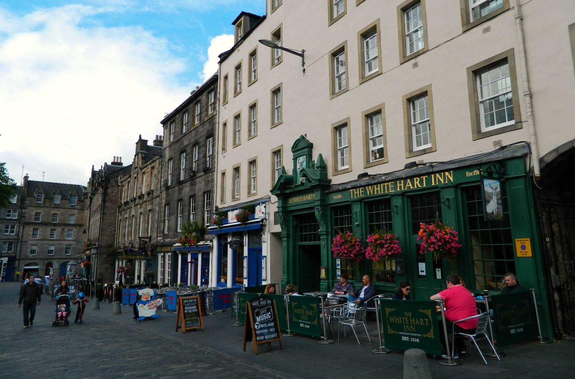 Fotos do Reino Unido - Rua Grassmarket, em Edimburgo (Escócia)