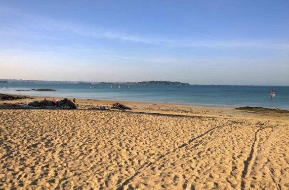 Conheça a Costa Esmeralda, na França Conheça a Costa Esmeralda, na França - praia Lancieux