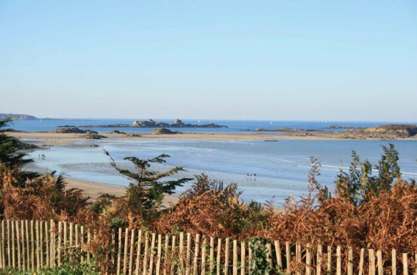 Conheça a Costa Esmeralda, na França Conheça a Costa Esmeralda, na França - Praia de Rougeret