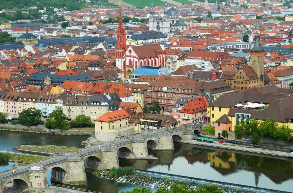 Würzburg, primeira cidade da Rota Romântica, vista do alto da Festung Mariemberg