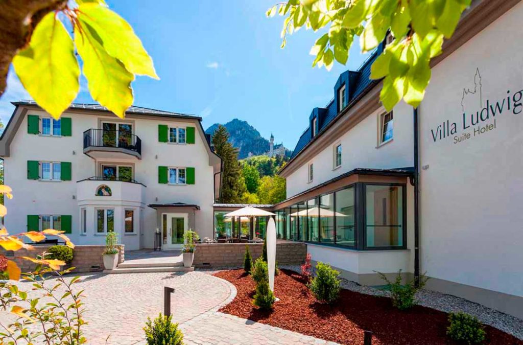Villa Ludwig Suite Hotel tem vista para o Castelo de Neuschwanstein