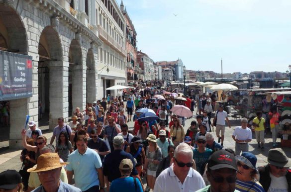 Atrações turísticas superlotadas