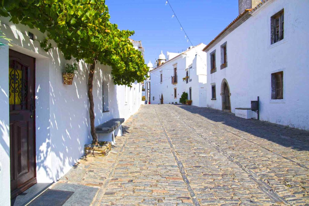 Roteiro em Portugal - Vila medieval de Monsaraz