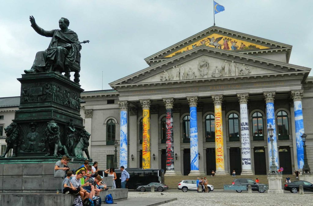 Teatro Nacional, em Munique, cidade destaque no roteiro na Alemaha
