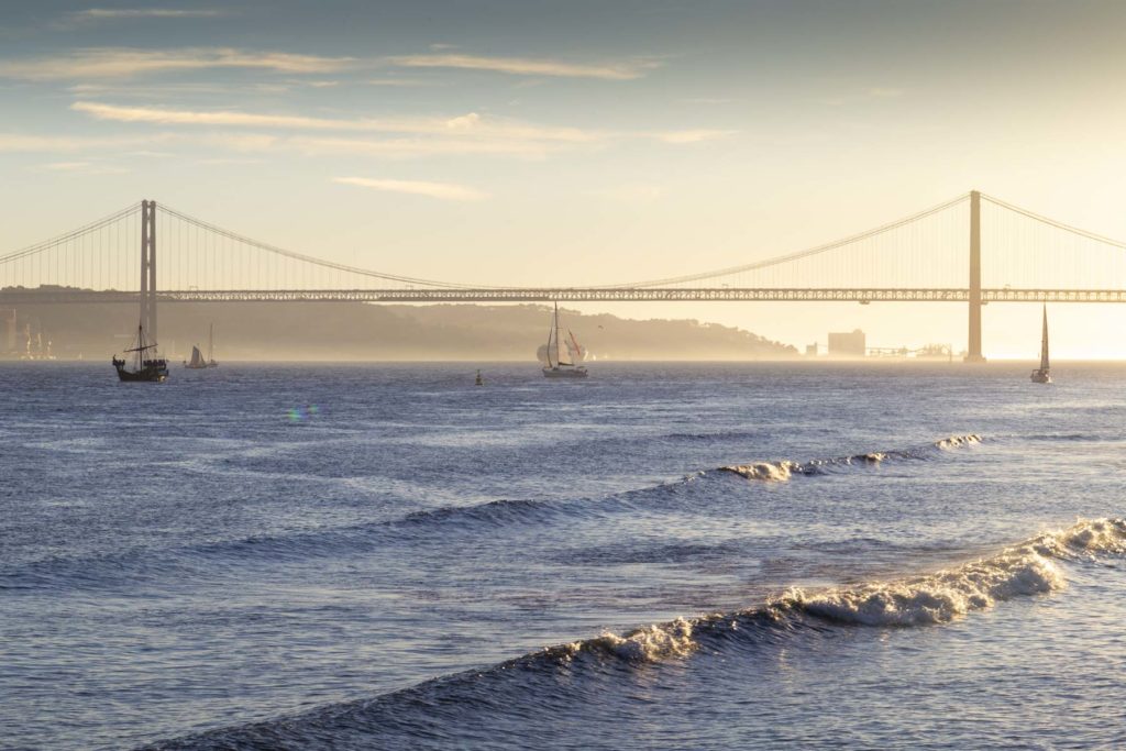 O que fazer em Portugal - Pôr do sol no Tejo (Lisboa)