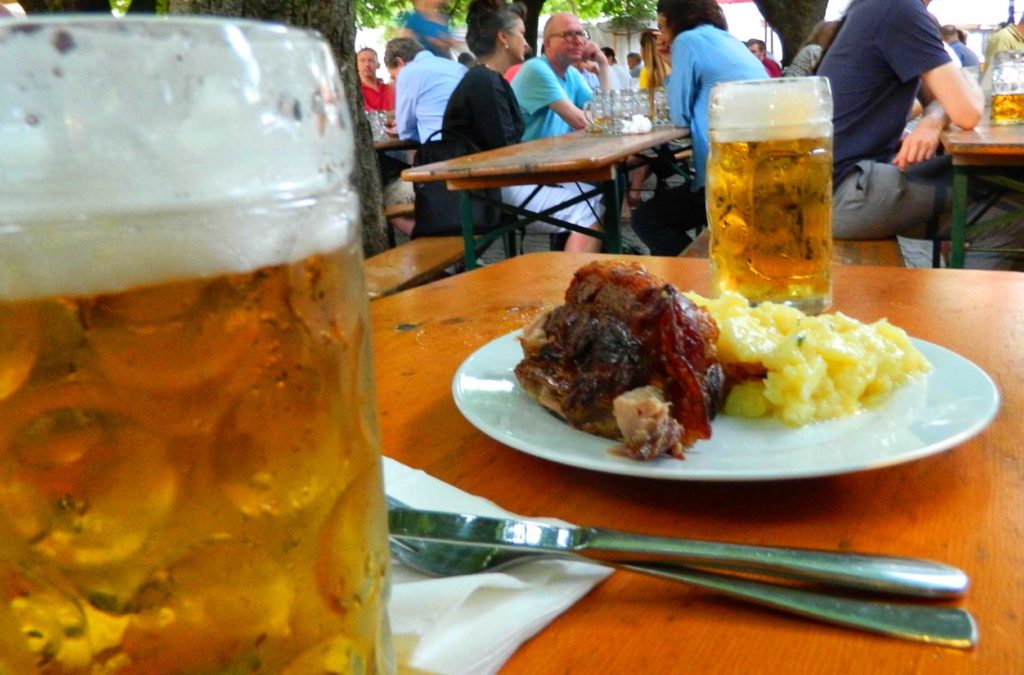 Quanto custa viajar para Alemanha - Refeições nos 'biergartens' podem sair um pouco mais caro do que você gostaria